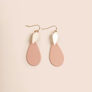 Francesca’s Maddie Matte Tear Drop Metal Gold Pink Earrings